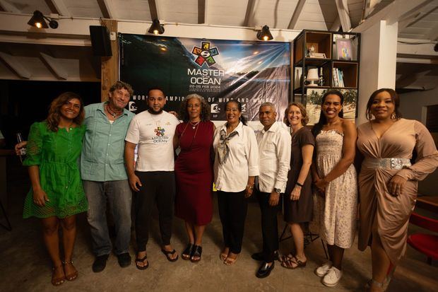 Marcus Bohm, Adrian Perez, Patricia Hiraldo, Maria Veras, Laura Sundquis, Cledenin Veras y Anny M. Gómez.