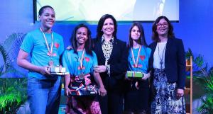 Vicepresidenta reconoce a 347 niños en Octava Olimpiada de Lectura