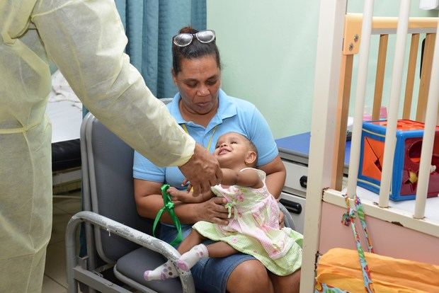 Mariano Rivera durante su visita al Hospital Robert Read Cabral