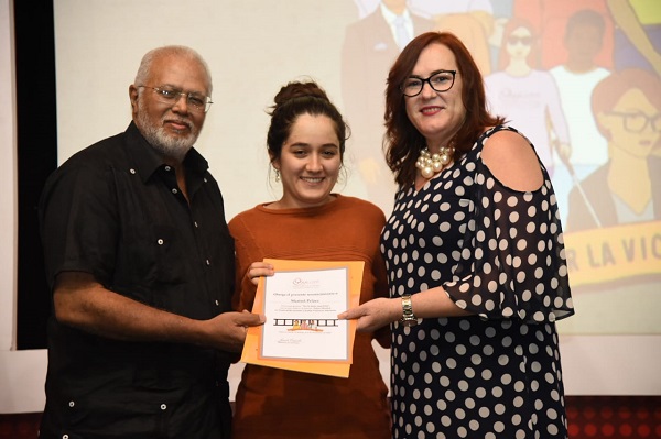 Marisol Peláez ganadora del tercer lugar por el corto No la dejes marchita