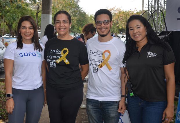 Marlene Lluberes, Alexandra Matos de Purcell,  y Raynier Jiménez.