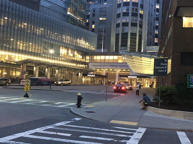 'Big Papi' llegó a Boston y fue ingresado en el Massachusetts General Hospital.
