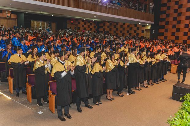 Matrícula de titulados durante Graduación Extraordinaria.