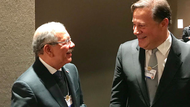 Medina y Varela durante encuentro en Davos, Suiza 
