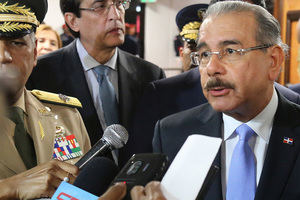 Medina insistió en el diálogo en Venezuela tras su regreso de Davos 