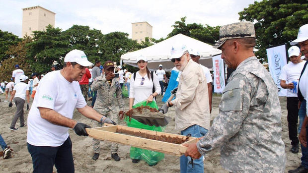 Ministerio de Medio Ambiente interviene 160 playas y riberas de ríos en todo el país.