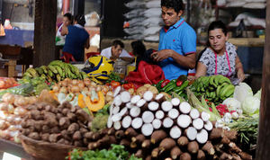 Comerciantes rechazan entrega del 30 % de las pensiones a los trabajadores