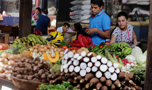 Comerciantes rechazan entrega del 30 % de las pensiones a los trabajadores.