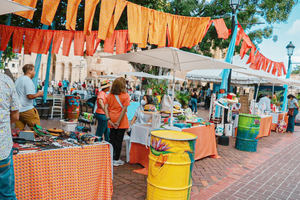 ADN inaugura mercado artesanal por 523 aniversario de la ciudad de Santo Domingo