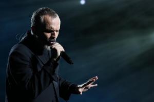 Miguel Bosé y Thalía, entre los presentadores de los Latin Grammy