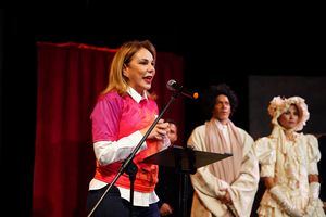 Cierre espectacular del FENATE 2024 con la obra Cecilia B, un tributo al teatro independiente latinoamericano