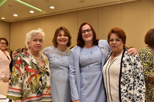 Milagros Ortíz Bosch, Yadira Henríquez, Janet Camilo y Alejandrina Germán.