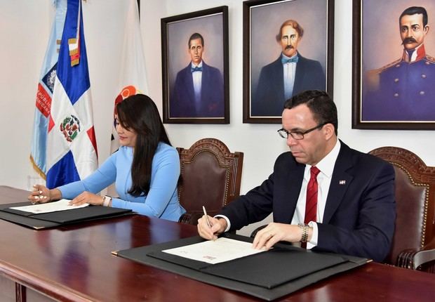 Robiamny Balcácer y Andrés Navarro 