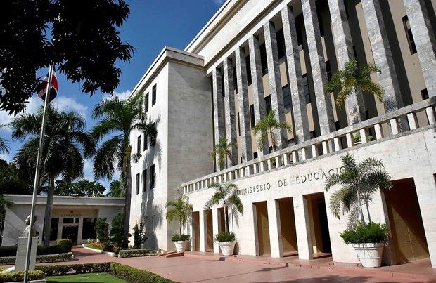 Ministerio de Educación, Minerd, informó que este martes se celebrará la segunda fase del concurso de oposición docente 2019.