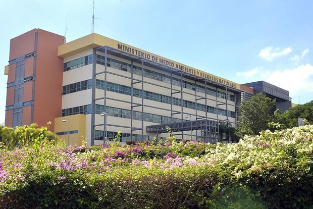 Fachada del edificio  Ministerio de Medio Ambiente y Recursos Naturales.