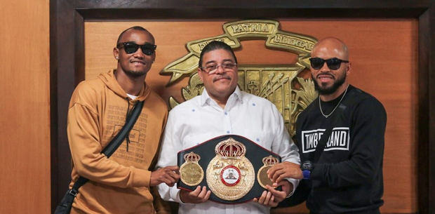 Ministro de Deportes califica de héroes a García y Puello; resalta apoyo del Gobierno al boxeo