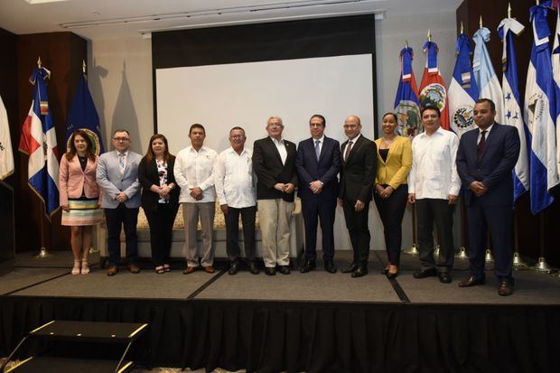 Ministros de Turismo de la Región SICA, abril 2018, Santo Domingo. 