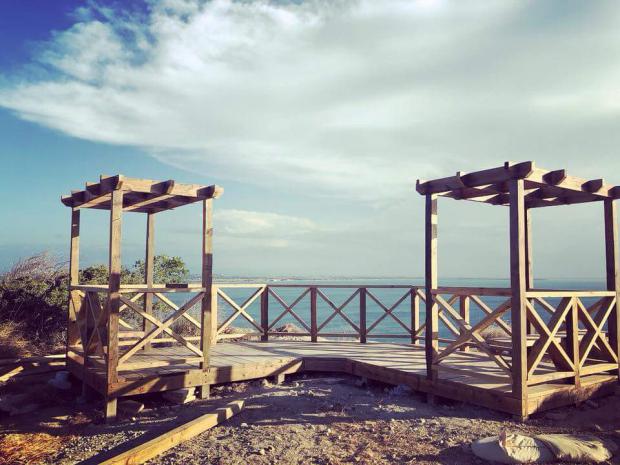 Mirador Montecristi e inicio de la ruta para hacer senderismo  en Montecristi.