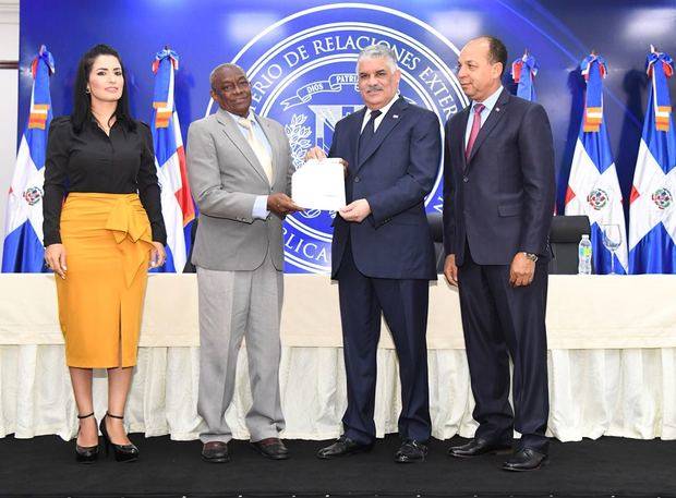Ministerio de Relaciones Exteriores inició la implementación de un papel de impresión que dota de mayores niveles de seguridad el Certificado   de Apostilla.