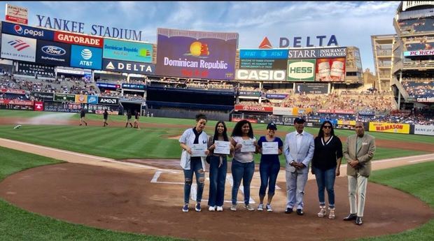 MITUR celebra 'Dominican Day at the Ballpark' en varios estadios.