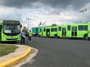 Director de OMSA aumenta a 18 autobuses los autobuses en Ciudad Juan Bosch 