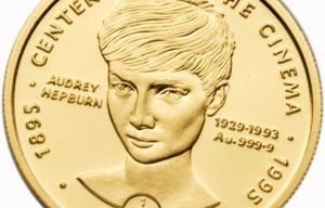 Moneda para conmemorar el 90º aniversario del nacimiento de la actriz Audrey Hepburn. (Foto:Fuente Externa).