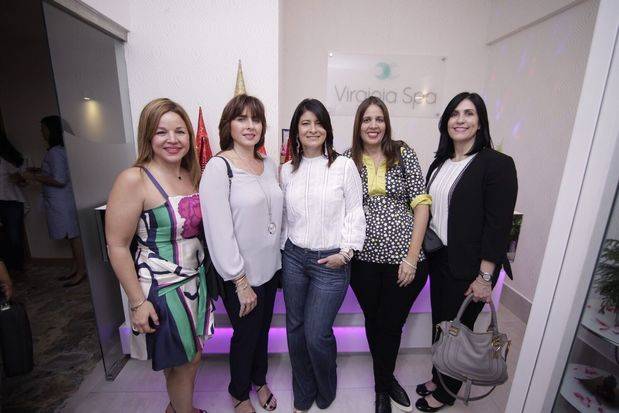 Monserrat Puig, Lesbia Porcella  , Vilma Bautista, Cecilia Pérez y Arlene Fernández.