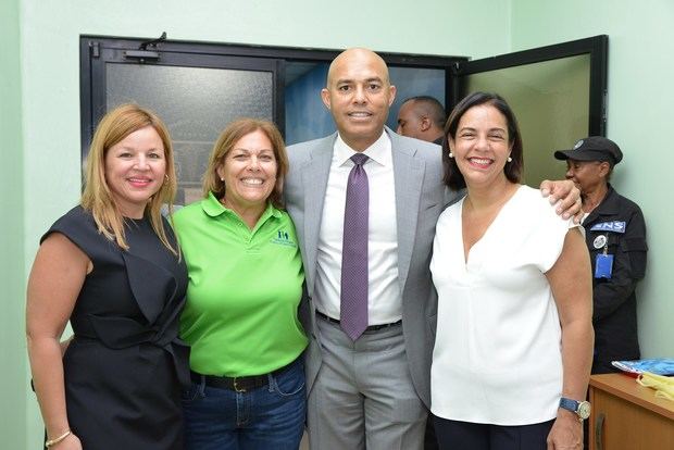 Montserrat Puig, Lena Besosa, Mariano Rivera, Alexandra Matos de Purcell.