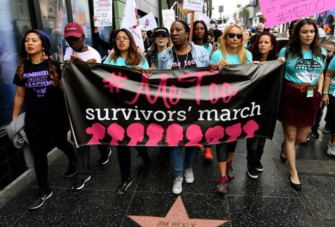 Mujeres protestan.