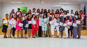 Fundación Pedro Martínez y Junior Achievement Dominicana gradúan "Mujeres Emprendedoras"