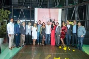 Máximo Ortiz, Miguel Pimentel, Suking Fun, Joa Felipe González, Carolina García, Eric Pérez, Mella, Karen Gómez, Damián Báez, Dianny Peña, Enmanuel Azar, Carolina Ruiz, Geizer Gómez y Lui-José