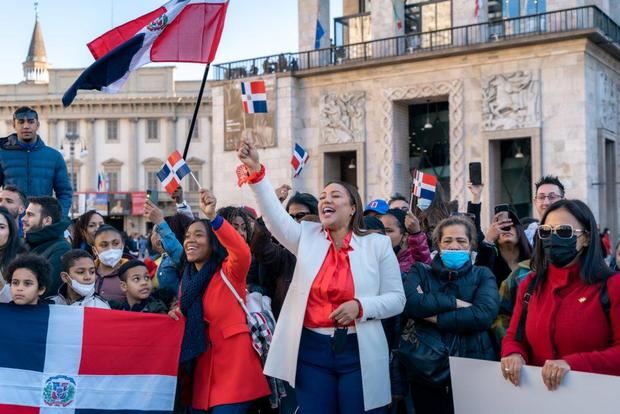 Los dominicanos que viven en Italia festejan los 179 años de la Independencia.