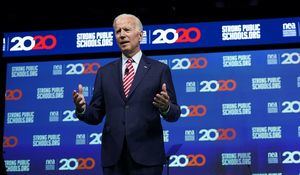 Biden trabaja en Carolina del Sur en pro de recortar ventajas