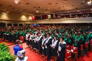 Graduandos y graduandas en la Nonagésima Primera Graduación Ordinaria Postgrado de esta casa de altos estudios.