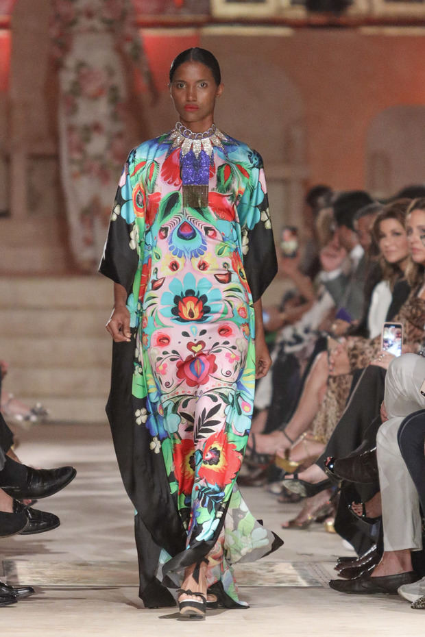 Naeem Khan presentó su colección “Primavera Verano 2020” para cerrar DM2019