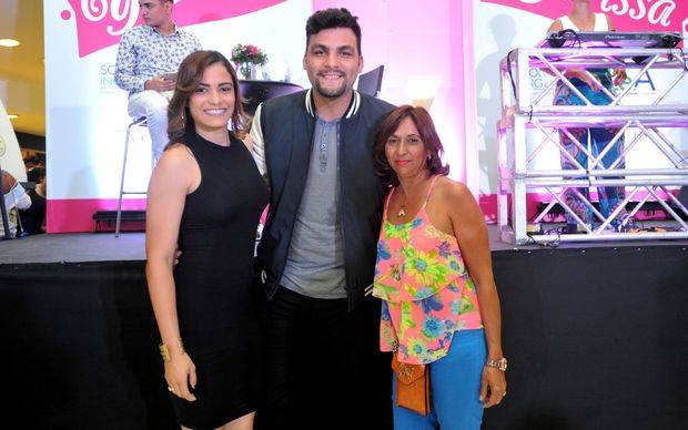 Miles de jóvenes compartieron una tarde con la Youtuber Yarissa con el auspicio de Kotex