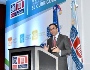 Andrés Navarro pone en circulación el currículo escolar para uso de las familias