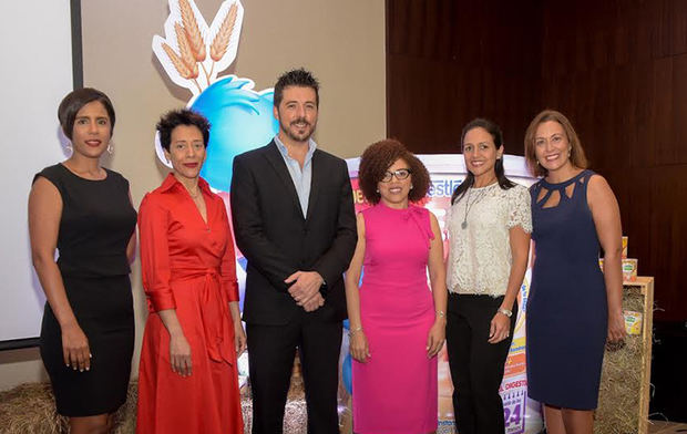 Wendy Hamilton, Hegla De Los Santos, Miguel Franco, Altagracia Páez Abreu, Paula Fuentes, Marinieves Burgos.