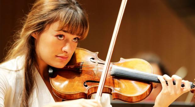 “The Silver Violin” es una muestra del trabajo que realiza Nicola Benedetti por acercar la música a las nuevas generaciones.