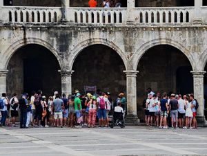 La Ciudad Colonial de Santo Domingo recibió miles de personas en La Noche Larga de los Museos