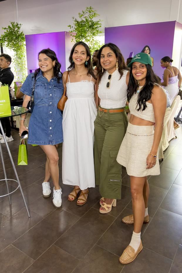 Nohely Abad, Natalia Abad, Marielle Mella y Maylé Vásquez.