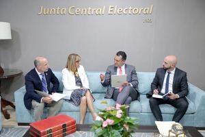 Presidente JCE se reúne con comisión OEA colaborará en procesos electorales