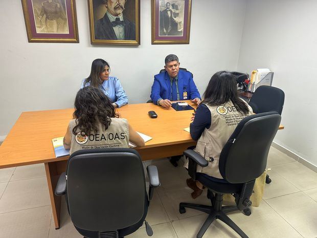 Este domingo 18 de febrero, día de las elecciones municipales, la ruta de observación electoral contempla recorrer los colegios electorales.