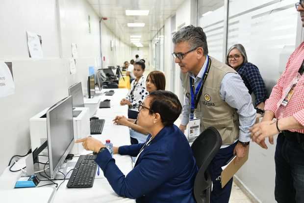 JCE informa elecciones municipales contarán con la observación electoral de 14 misiones internacionales.