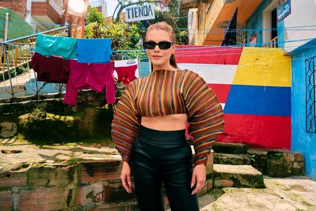 Olga Tañón sorprende como “Nunca” con una bachata pop.