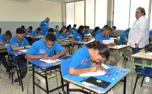 Decenas de estudiantes participan en las Olimpíadas de Matemáticas centroamericana