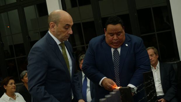 Coordinador Residente de las Naciones Unidas-PNUD Sr. Lorenzo Jiménez de Luis, y Representación del Canciller Embajador Rafael Melo Céspedes;