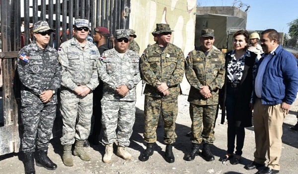 Visita de autoridades dominicanas a la frontera con Haití