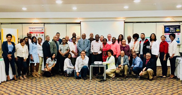 Grupo de asistentes y miembros, al taller de capacitación de BRA Dominicana