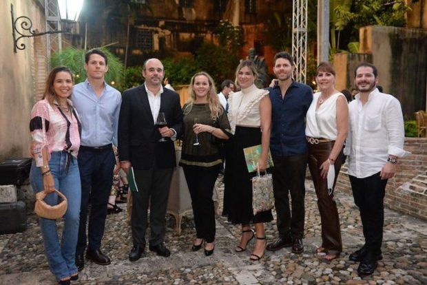 Daniela Ochoa, Daniel Ros Jiménez, Ricardo Ros, Marcela de Ros, Michéle Jiménez de Ros, Carlos Ros Jiménez, Mari Carmen Jiménez y George Julián Jiménez.